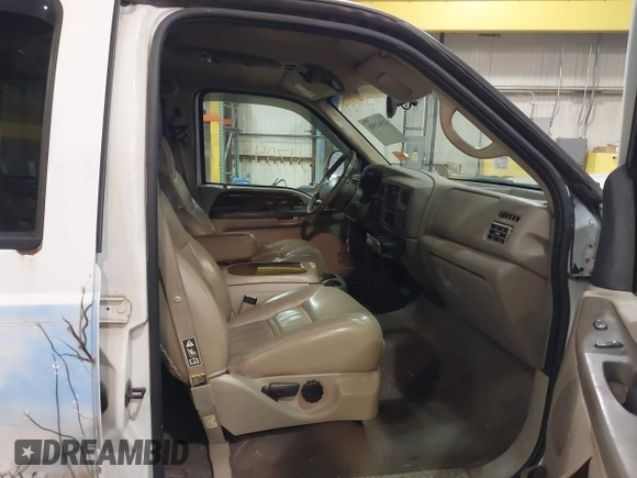 2000 Ford Excursion Limited с VIN 1FMSU43F8YED45694, выставлен на аукционе IAAI как лот 41547949 с пробегом 234 845 миль миль и . История ставок и продаж доступна на DreamBid. Изображение 5.
