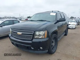 2008 Chevrolet Suburban LTZ with VIN 1GNFK163X8R216285, listed as a IAAI auction lot 41726057 with 1 mi miles. Bid and sale history available at carsss.com. Image 2.