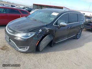 2017 Chrysler Pacifica Limited with VIN 2C4RC1GG7HR643163, listed as a IAAI auction lot 41877690 with 104,841 mi miles. Bid and sale history available at carsss.com. Image 18.