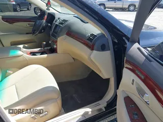 2011 Lexus LS 460 z VIN JTHCL5EF3B5010315, wystawiony jako IAAI lot #41842776 z przebiegiem 91 938 mil mil oraz . Historia ofert i sprzedaży dostępna na DreamBid. Obrazek 5.