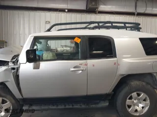2007 Toyota FJ Cruiser with VIN JTEBU11F970056921, listed as a IAAI auction lot 40994495 with 1 mi miles. Bid and sale history available at carsss.com. Image 14.