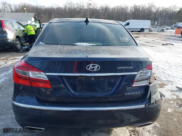 2012 Hyundai Genesis 4.6L with VIN KMHGC4DF5CU207309, listed as a IAAI auction lot 41379737 with 124,992 mi miles. Bid and sale history available at carsss.com. Image 17.