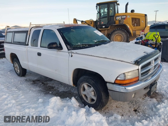 1997 Dodge Dakota with VIN 1B7GL23X8VS140609, listed as a IAAI auction lot 41260128 with 179,609 mi miles. Bid and sale history available at carsss.com. Image 1.