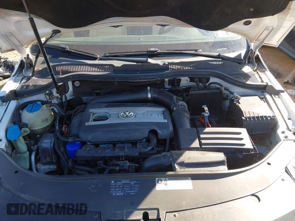 2011 Volkswagen CC Lux Plus with VIN WVWHN7AN8BE705786, listed as a IAAI auction lot 41727591 with Not Provided miles. Bid and sale history available at carsss.com. Image 10.