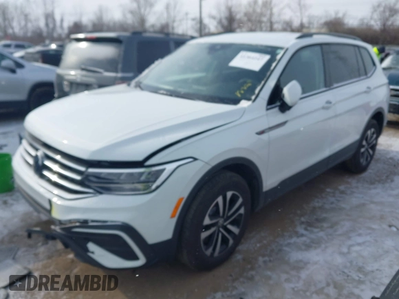 2024 Volkswagen Tiguan S с VIN 3VVFB7AX1RM103822, выставлен на аукционе IAAI как лот 41364247 с пробегом 10 407 миль миль и . История ставок и продаж доступна на DreamBid. Изображение 17.