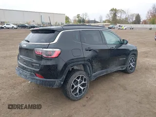 2024 Jeep Compass Limited z VIN 3C4NJDCN1RT141824, wystawiony jako IAAI lot #40741507 z przebiegiem 3 028 mil mil oraz . Historia ofert i sprzedaży dostępna na DreamBid. Obrazek 4.