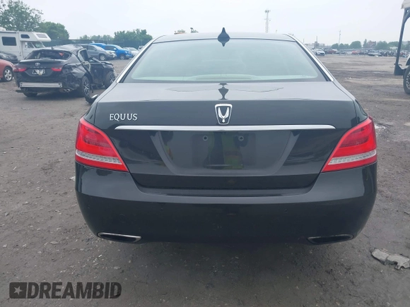 2015 Hyundai Equus Signature with VIN KMHGH4JH9FU098686, listed as a IAAI auction lot 42275775 with 102,765 mi miles and . Bid and sale history available at DreamBid. Image 16.