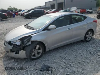 2013 Hyundai Elantra GLS z VIN 5NPDH4AE1DH385007, wystawiony jako Copart lot #59049685 z przebiegiem 172 941 mil mil oraz Czysty tytuł • Clean title. Historia ofert i sprzedaży dostępna na DreamBid. Obrazek 1.