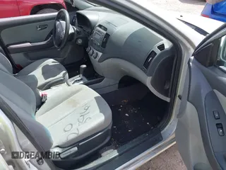2010 Hyundai Elantra GLS z VIN KMHDU4AD5AU008518, wystawiony jako IAAI lot #42105961 z przebiegiem 232 618 mil mil oraz . Historia ofert i sprzedaży dostępna na DreamBid. Obrazek 5.