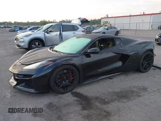 2023 Chevrolet Corvette 2LZ z VIN 1G1YE2D37P5601920, wystawiony jako IAAI lot #42228296 z przebiegiem 19 976 mil mil oraz . Historia ofert i sprzedaży dostępna na DreamBid. Obrazek 17.
