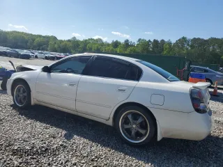 2005 Nissan Altima 2.5 S with VIN 1N4AL11D95C392829, listed as a Copart auction lot 52575945 with 197,047 mi miles and Salvage Title. Bid and sale history available at carsss.com. Image 2.