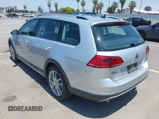 2017 Volkswagen Golf S z VIN 3VWH17AU7HM530336, wystawiony jako IAAI lot #42454700 z przebiegiem 60 208 mil mil oraz . Historia ofert i sprzedaży dostępna na DreamBid. Obrazek 3.