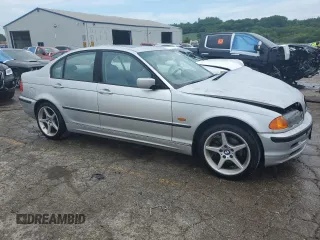 2000 BMW 3 Series 323i with VIN WBAAM3335YCA86464, listed as a Copart auction lot 61687574 with 151,447 mi miles and Salvage Title. Bid and sale history available at carsss.com. Image 4.