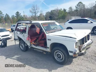 1985 Chevrolet Blazer z VIN 1G8CS18B8F0116326, wystawiony jako IAAI lot #41703286 z przebiegiem 175 000 mil mil oraz . Historia ofert i sprzedaży dostępna na DreamBid. Obrazek 1.