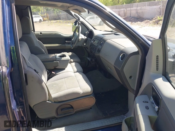 2006 Ford F-150 XLT с VIN 1FTPX14V76KD15624, выставлен на аукционе IAAI как лот 42255350 с пробегом 246 575 миль миль и . История ставок и продаж доступна на DreamBid. Изображение 5.