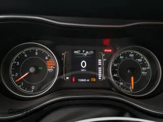 2019 Jeep Cherokee Latitude z VIN 1C4PJLCB9KD269779, wystawiony jako Copart lot #53044105 z przebiegiem 133 845 mil mil oraz Szkoda całkowita • Salvage title. Historia ofert i sprzedaży dostępna na DreamBid. Obrazek 9.