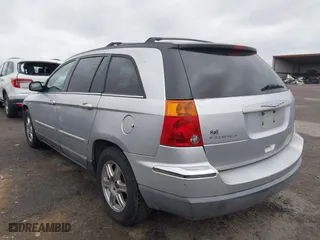 2004 Chrysler Pacifica with VIN 2C8GF68444R286811, listed as a IAAI auction lot 41672570 with 244,464 mi miles. Bid and sale history available at carsss.com. Image 3.