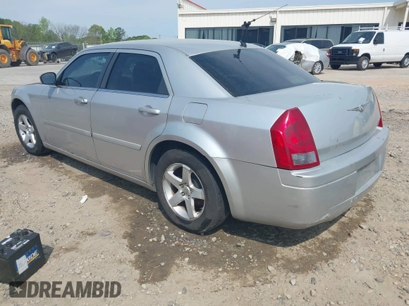 2006 Chrysler 300 with VIN 2C3KA43R96H505406, listed as a IAAI auction lot 42047014 with 257,628 mi miles. Bid and sale history available at carsss.com. Image 3.