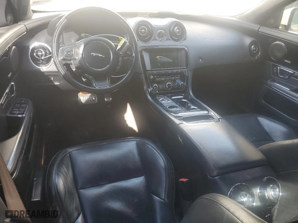 2015 Jaguar XJ with VIN SAJWA1CZ9F8V84689, listed as a Copart auction lot 86216424 with 72,172 mi miles and Clean Title. Bid and sale history available at carsss.com. Image 8.