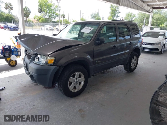 2005 Ford Escape Hybrid with VIN 1FMCU95HX5KD54412, listed as a IAAI auction lot 42115468 with 151,922 mi miles and . Bid and sale history available at DreamBid. Image 17.