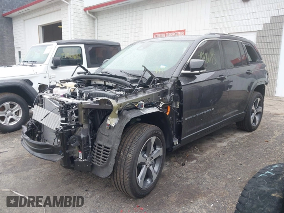 2023 Jeep Grand Cherokee z VIN 1C4RJYB69PC582211, wystawiony jako IAAI lot #40186115 z przebiegiem 3 119 mil mil oraz . Historia ofert i sprzedaży dostępna na DreamBid. Obrazek 23.