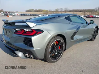 2024 Chevrolet Corvette 2LT z VIN 1G1YB2D47R5112325, wystawiony jako IAAI lot #42007944 z przebiegiem 11 725 mil mil oraz . Historia ofert i sprzedaży dostępna na DreamBid. Obrazek 4.