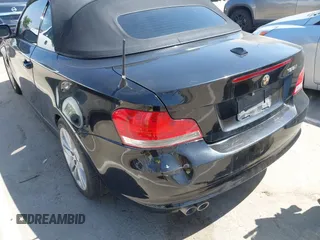 2010 BMW 1 Series 128i с VIN WBAUN1C52AVH81995, выставлен на аукционе IAAI как лот 42359298 с пробегом 137 443 миль миль и . История ставок и продаж доступна на DreamBid. Изображение 6.