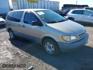 2000 Toyota Sienna CE with VIN 4T3ZF19C1YU240674, listed as a IAAI auction lot 41934876 with 250,196 mi miles. Bid and sale history available at carsss.com. Image 1.