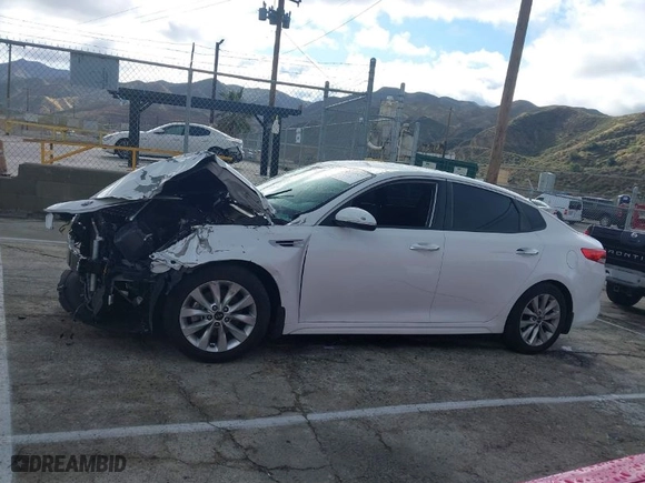 2018 Kia Optima LX with VIN 5XXGT4L30JG263429, listed as a IAAI auction lot 41729317 with 1 mi miles. Bid and sale history available at carsss.com. Image 15.