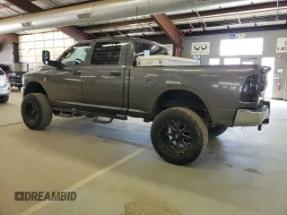 2015 Ram 2500 Tradesman z VIN 3C6UR5CL1FG524912, wystawiony jako Copart lot #54245925 z przebiegiem 312 171 mil mil oraz Czysty tytuł • Clean title. Historia ofert i sprzedaży dostępna na DreamBid. Obrazek 2.