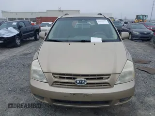 2009 Kia Sedona LX with VIN KNDMB233896309917, listed as a IAAI auction lot 41800176 with 177,329 mi miles. Bid and sale history available at carsss.com. Image 12.