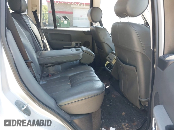 2004 Land Rover Range Rover HSE z VIN SALME11484A163403, wystawiony jako IAAI lot #42323608 z przebiegiem 184 889 mil mil oraz . Historia ofert i sprzedaży dostępna na DreamBid. Obrazek 8.
