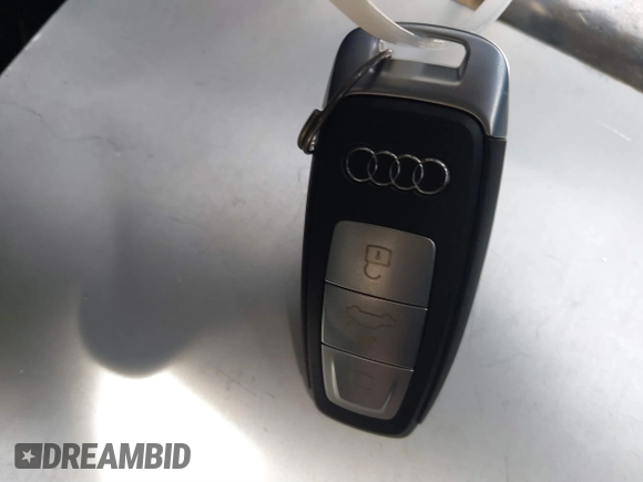 2024 Audi S3 Prestige z VIN WAUJ3DGY8RA070820, wystawiony jako IAAI lot #41106634 z przebiegiem 6358 mil mil oraz . Historia ofert i sprzedaży dostępna na DreamBid. Obrazek 11.