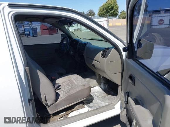 2005 Chevrolet Colorado LS Z85 z VIN 1GCCS146458251947, wystawiony jako IAAI lot #42527497 z przebiegiem 177 207 mil mil oraz . Historia ofert i sprzedaży dostępna na DreamBid. Obrazek 5.