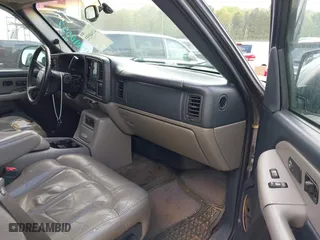 2002 Chevrolet Tahoe LT with VIN 1GNEK13Z42J203185, listed as a IAAI auction lot 41940552 with 325,618 mi miles. Bid and sale history available at carsss.com. Image 5.