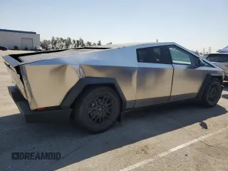 2024 Tesla Cybertruck z VIN 7G2CEHED9RA047674, wystawiony jako Copart lot #52544295 z przebiegiem 1323 mil mil oraz Szkody całkowita. Historia ofert i sprzedaży dostępna na DreamBid. Obrazek 3.