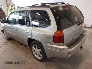 2007 GMC Envoy SLE z VIN 1GKDT13S572152757, wystawiony jako IAAI lot #42095239 z przebiegiem 50 510 mil mil oraz . Historia ofert i sprzedaży dostępna na DreamBid. Obrazek 3.
