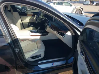 2016 BMW 7 Series 740i с VIN WBA7E2C53GG547930, выставлен на аукционе IAAI как лот 41691844 с пробегом 115 045 миль миль и . История ставок и продаж доступна на DreamBid. Изображение 5.