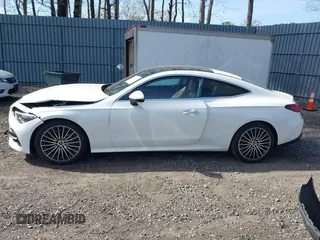 2025 Mercedes-Benz CLE 300 z VIN W1KMJ4HB6SF059099, wystawiony jako IAAI lot #42157426 z przebiegiem 5542 mil mil oraz . Historia ofert i sprzedaży dostępna na DreamBid. Obrazek 14.