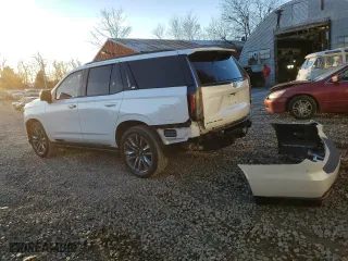 2022 Cadillac Escalade Sport Platinum with VIN 1GYS4GKL9NR313610, listed as a Copart auction lot 83071824 with 21,282 mi miles and Salvage Title. Bid and sale history available at carsss.com. Image 2.