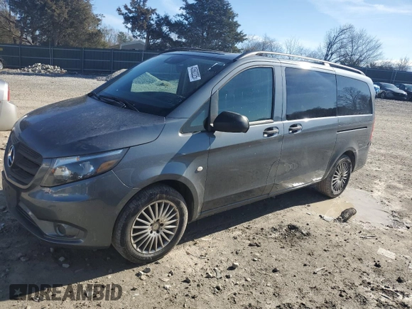 2017 Mercedes-Benz Metris Passenger z VIN WD4PG2EE8H3302923, wystawiony jako Copart lot #43582225 z przebiegiem 176 477 mil mil oraz Czysty tytuł • Clean title. Historia ofert i sprzedaży dostępna na DreamBid. Obrazek 1.