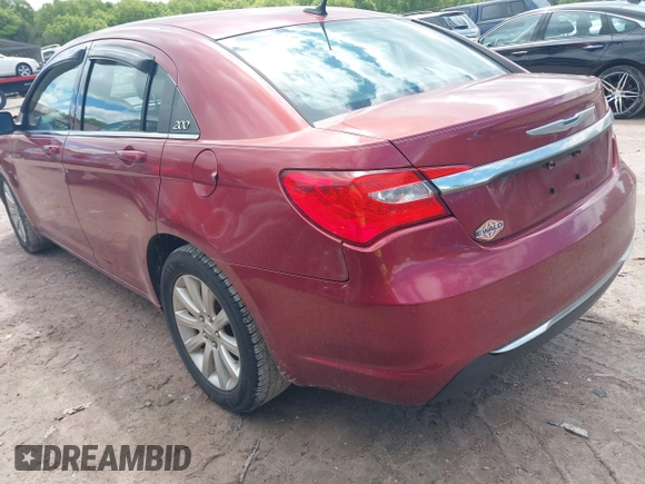 2011 Chrysler 200 Touring z VIN 1C3BC1FB4BN569474, wystawiony jako IAAI lot #42329937 z przebiegiem 160 695 mil mil oraz . Historia ofert i sprzedaży dostępna na DreamBid. Obrazek 3.