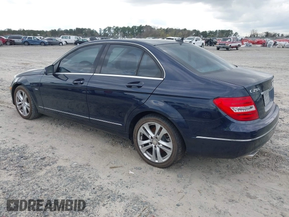 2012 Mercedes-Benz C 250 Sport z VIN WDDGF4HB4CA610062, wystawiony jako IAAI lot #41788952 z przebiegiem 78 183 mil mil oraz . Historia ofert i sprzedaży dostępna na DreamBid. Obrazek 3.