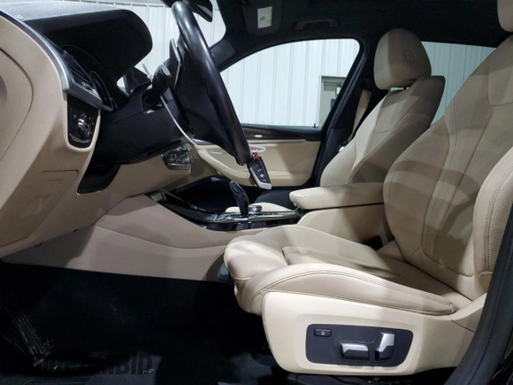 2019 BMW X3 xDrive30i with VIN 5UXTR9C51KLD94738, listed as a Copart auction lot 50211825 with 103,176 mi miles and Salvage Title. Bid and sale history available at carsss.com. Image 7.