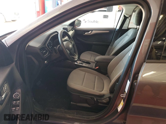 2021 Ford Escape SE Hybrid z VIN 1FMCU0BZXMUA53070, wystawiony jako IAAI lot #42304760 z przebiegiem 60 108 mil mil oraz . Historia ofert i sprzedaży dostępna na DreamBid. Obrazek 1.