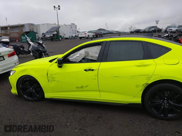2024 Acura TLX Technology with VIN 19UUB5F40RA001225, listed as a IAAI auction lot 41800568 with 9,412 mi miles and . Bid and sale history available at DreamBid. Image 19.