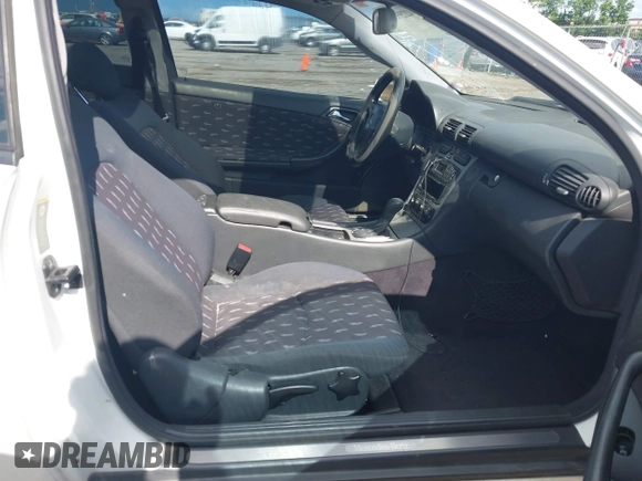 2004 Mercedes-Benz C 230 Kompressor z VIN WDBRN40JX4A612553, wystawiony jako IAAI lot #42255269 z przebiegiem Nie podano mil oraz . Historia ofert i sprzedaży dostępna na DreamBid. Obrazek 5.