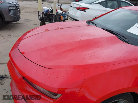 2016 Chevrolet Camaro 2LT z VIN 1G1FD1RS2G0133841, wystawiony jako IAAI lot #41874772 z przebiegiem 104 840 mil mil oraz . Historia ofert i sprzedaży dostępna na DreamBid. Obrazek 6.