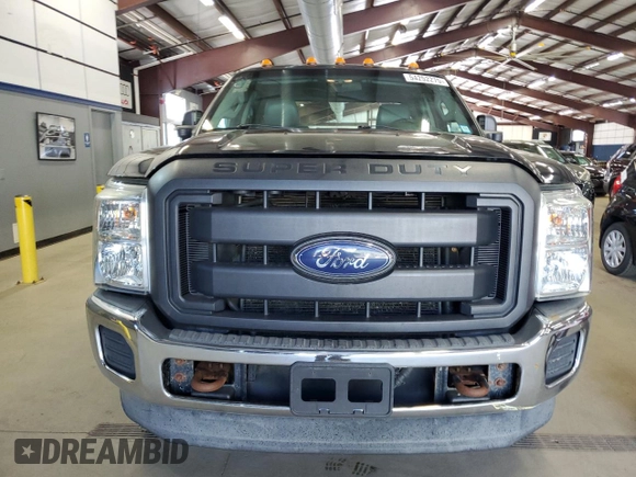 2013 Ford F-250 XL with VIN 1FT7X2B66DEB32163, listed as a Copart auction lot 54252275 with 182,273 mi miles and Clean Title. Bid and sale history available at DreamBid. Image 5.