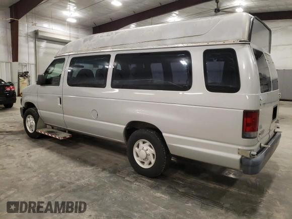 2008 Ford Econoline Cargo Commercial with VIN 1FTNS24W88DB46242, listed as a Copart auction lot 81156774 with 43,636 mi miles and Clean Title. Bid and sale history available at DreamBid. Image 2.